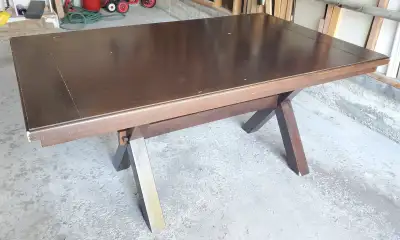 150 x 90 cm. 77 cm height Various scratches on table.