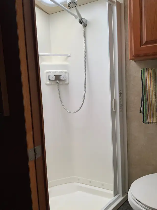 2012 Itasca Cambria 29ft motorhome in RVs & Motorhomes in Cowichan Valley / Duncan - Image 9