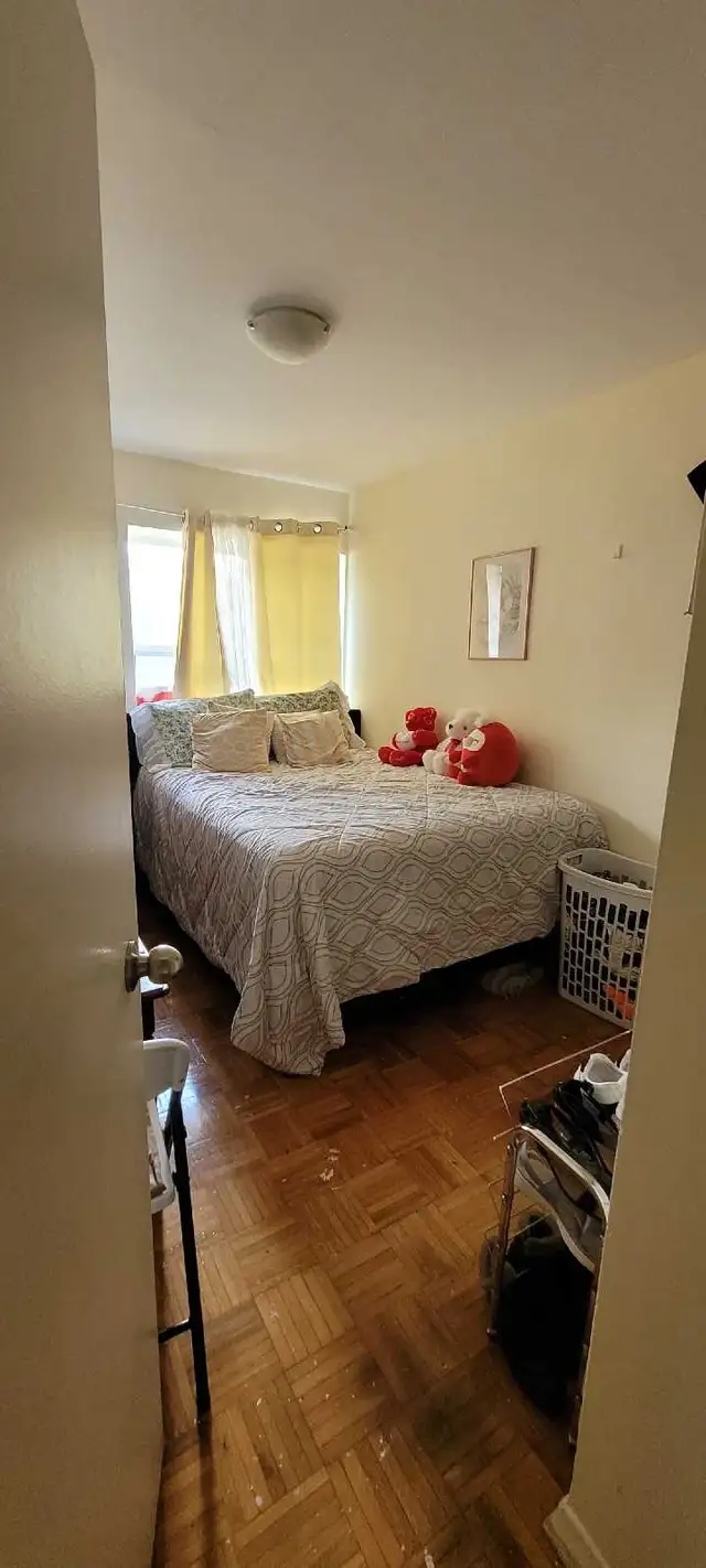 Private room available in a 2bedrooms apartment, August 1st  in Room Rentals & Roommates in City of Toronto - Image 3