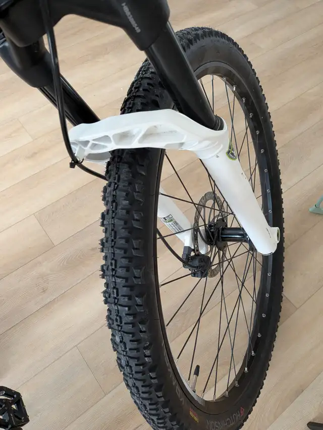 LIKE NEW 29" Decathlon Rockrider XC 100 Mountain Bike - Size S in Mountain in Ottawa - Image 7