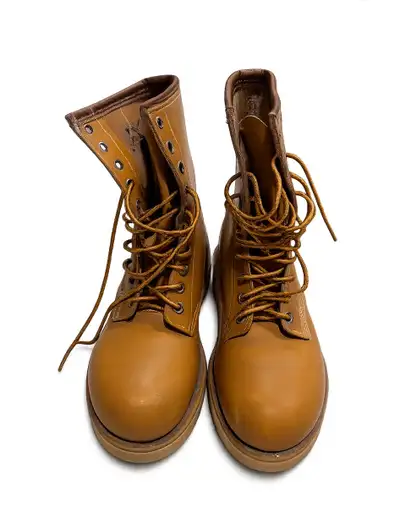 Women’s Canada Giant Work Boots Sz 5D, View more