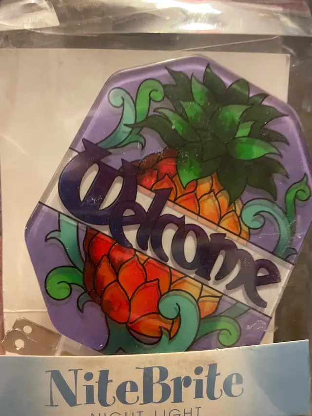 NiteBrite Pineapple Night Light64519993104769120