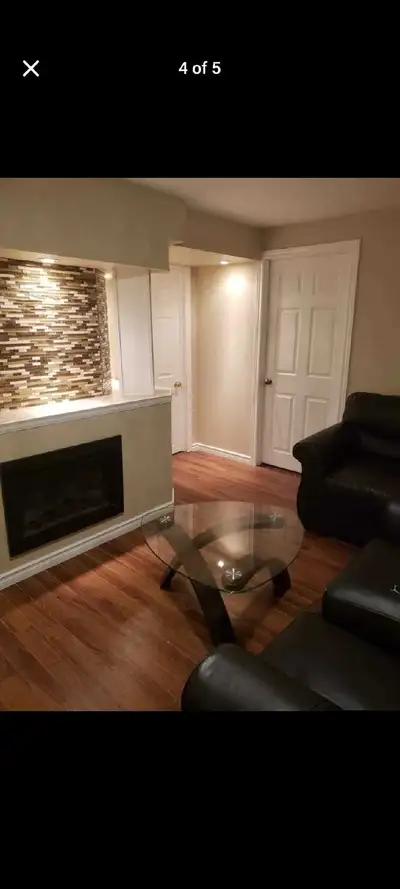 Great Location | Free Wi‑Fi & In‑Unit Laundry Bright and comfortable 2‑bedroom, 1‑washroom unit avai...