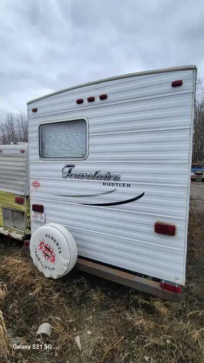 I am selling a Travelaire Rusler 2003, a cozy travel trailer perfect for your next adventure! While...