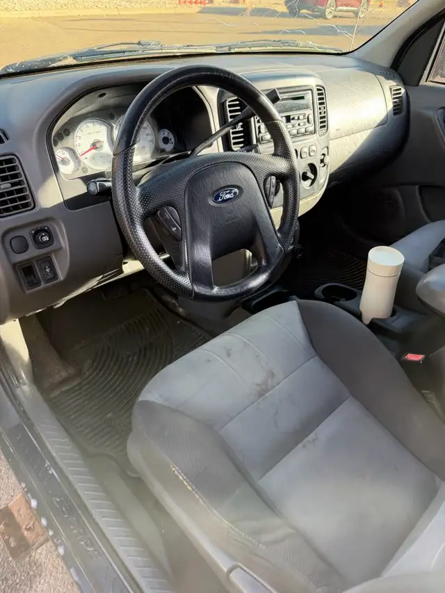 Ford Escape595518016078499844
