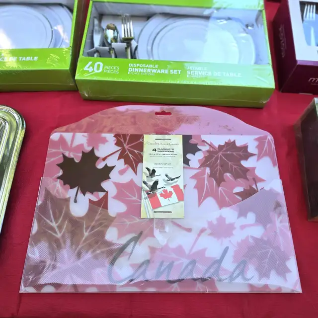 Holiday Package All Quality Disposable Serving Set431543468814520322