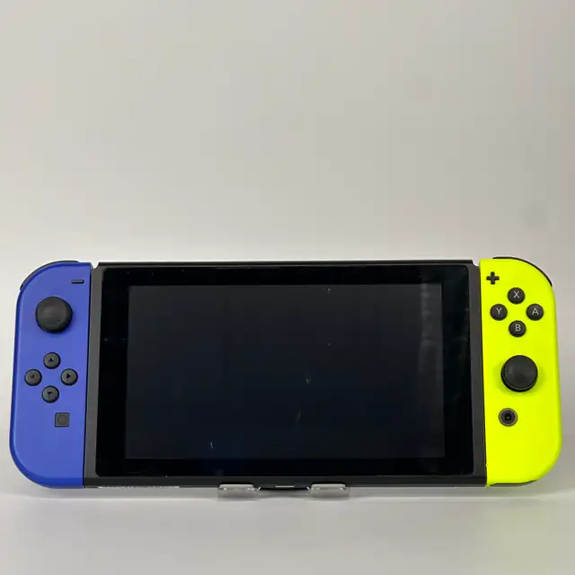 Nintendo Switch HAC-001 Console, Joy-Cons & Charger - 3136672 in Nintendo Switch in Laval / North Shore - Image 3