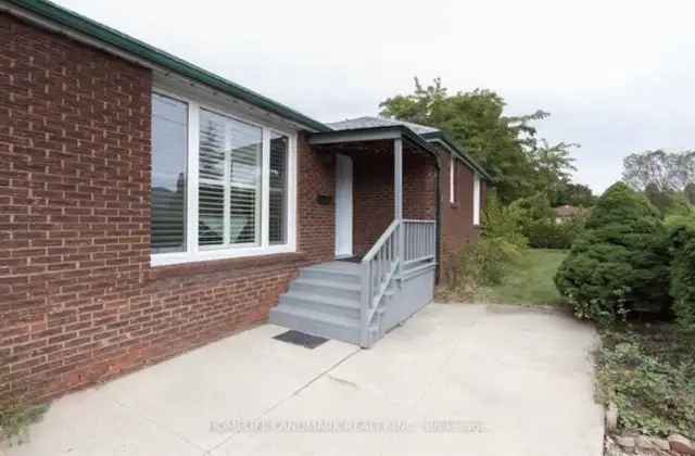 House For Rent in Long Term Rentals in City of Toronto - Image 2