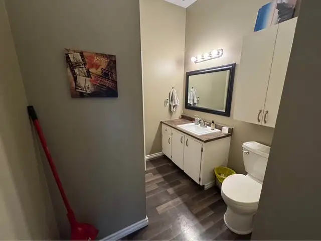 3 Bedroom 1.5 Bath House (Shared home) in Room Rentals & Roommates in Calgary - Image 16