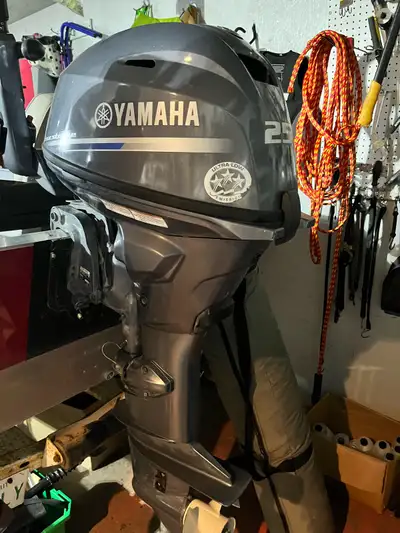 Long shaft New fluids Manual start Good prop Comes with tank and hose If the ad is up,,,it’s availab...