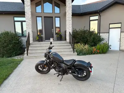 2022 Honda Rebel CMX300 with only 17 original Kilometres. This is not a typo! Original owner selling...