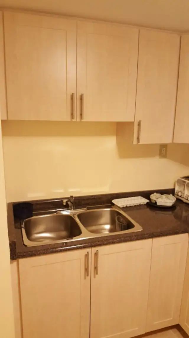 Furnished girls room Mississauga Heartland square one 1-Oct63860084792579124