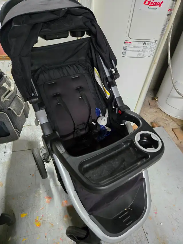 Articles pour bébé( poussette, siege bb, siege auto, bb toilette in Multi-item in City of Montréal - Image 3