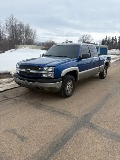 2003 Chevrolet Silverado 1500 Z71 4x4 244000km on it New Transmission, rebuilt front end , new brake...