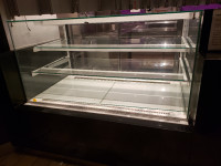 PASTRY / BAKERY FRIDGE DSPLAY  IN MINT CONDITION