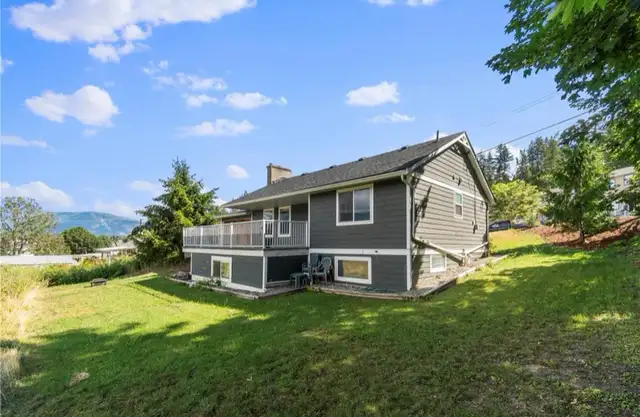 2 bedroom 1 bathroom basement suite in Salmon Arm