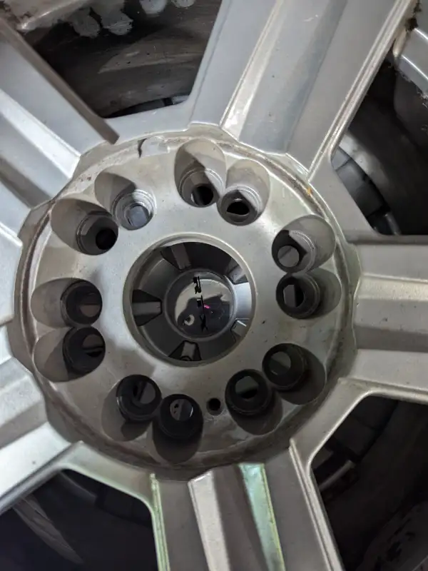 GM 17 inch Alloy Rim Set For Sale in Tires & Rims in Barrie - Image 3