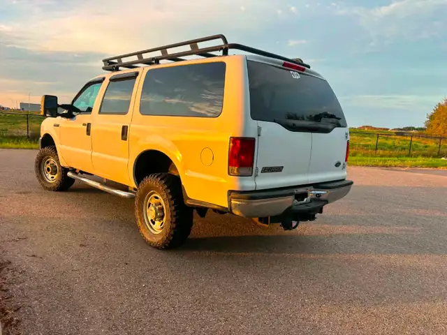 2003 Ford Excursion4x4 6.0L Powerstroke Diesel Exelent condition