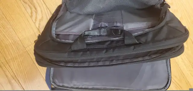 Laptop bag in Laptop Accessories in Regina - Image 3