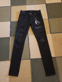 Vær opmærksom på bifald bus Balmain Jeans | Kijiji in Toronto (GTA). - Buy, Sell & Save with Canada's  #1 Local Classifieds.
