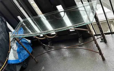Table en fer avec vitre , View more