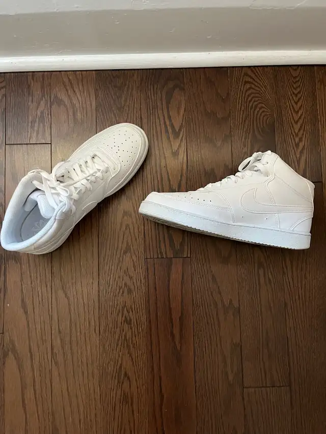 Nike Air shoes size 9 in Men's in City of Toronto - Image 5
