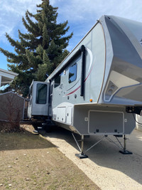 2016 Open Range Roamer Fifth Wheel   347  RES  36’ Four Season