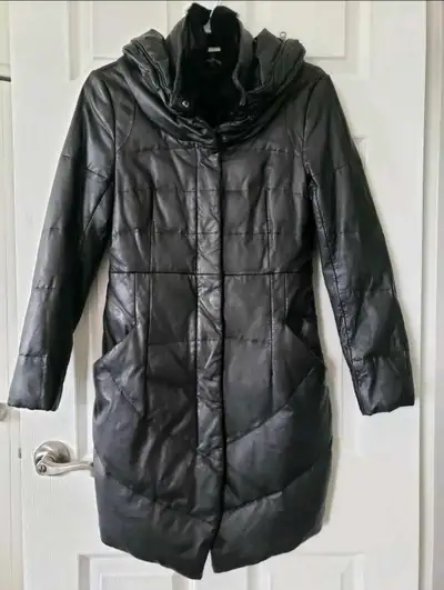 excellent condition no rips • no holes • no stains I had them cleaned before storing very soft and w...