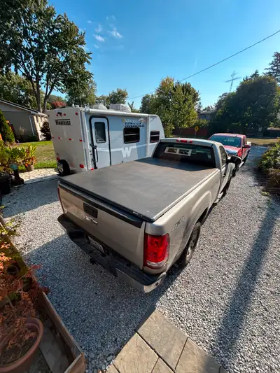 On a 2009 GMC Sierra 1500 8 foot box, may fit other models, I’ll leave that up to you. Model number...