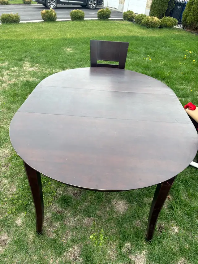 dinning set in Dining Tables & Sets in Laval / North Shore - Image 9