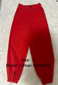 Baggy jogger for woman. From urban outfitters 