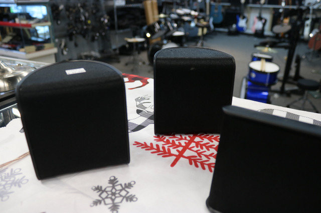 Pioneer S-11 - P Surround Speakers (#37833) in General Electronics in City of Halifax - Image 4