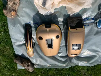 HARLEY DAVIDSON 100TH ANNIVERSARY DEUCE SCREAMING EAGLE PAINT SET WITH HARD SADDLEBAGS GOLD LEAF GRA...