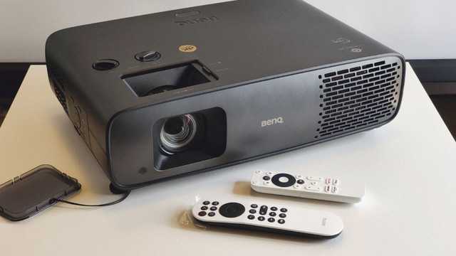 BenQ 4K UHD LED HDR-Pro HT4550i Home Theatre Projector in TVs in City of Halifax