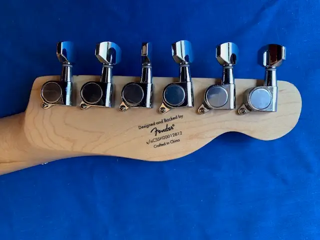 1   Fender Squier Telecaster Road Worn Lefty in Guitars in Ottawa - Image 11