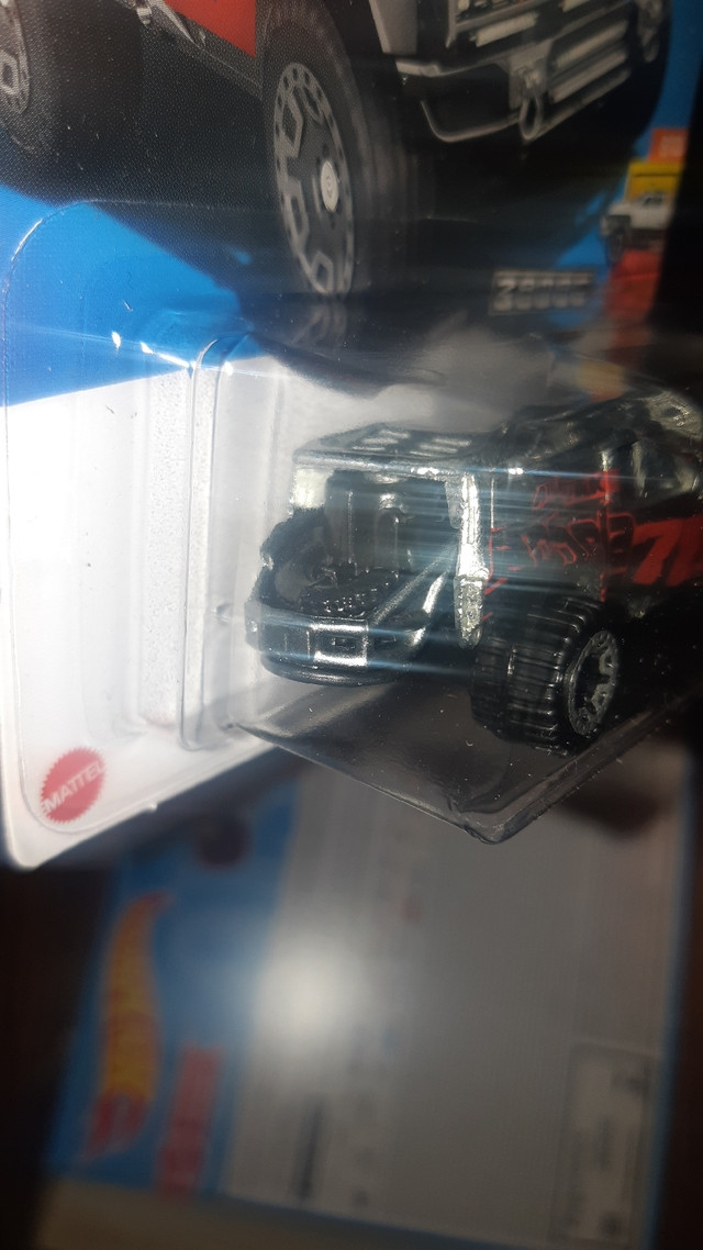 Zamac Ford Bronco R Hot Wheels Hot Trucks 2023 in Toys & Games in Guelph - Image 3