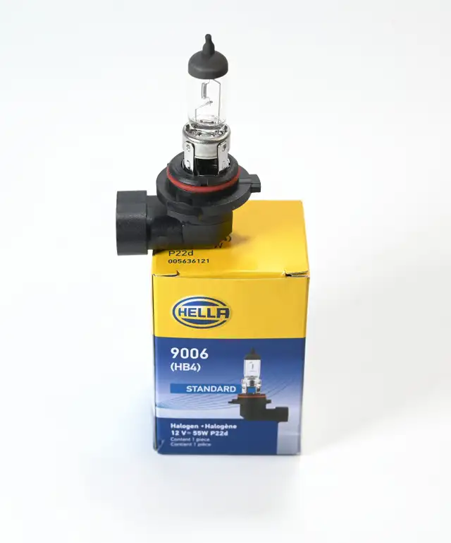 Hella 9006 HB4 Standard Halogen 12V 55W Headlight Light Bulb in Other Parts & Accessories in City of Toronto - Image 3