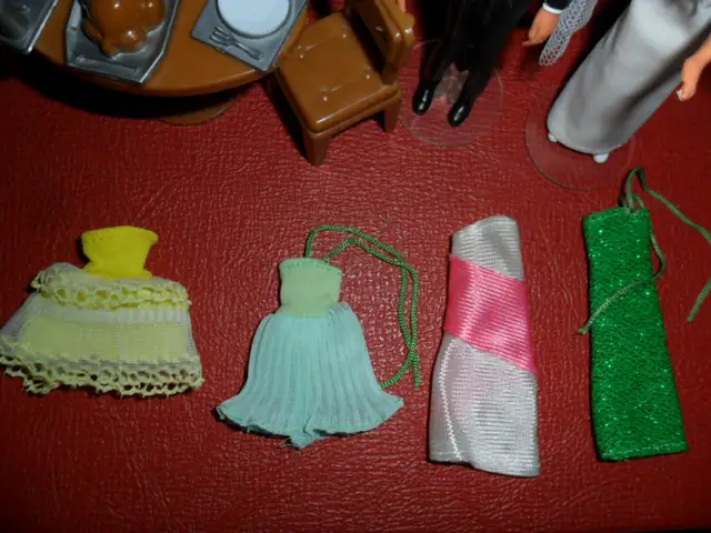 1981 Glamour Gal Jessie Action Figure. Bride, Groom, 4 Outfits+A63735875798531124
