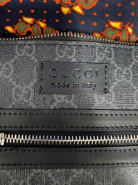 Gucci messenger bag