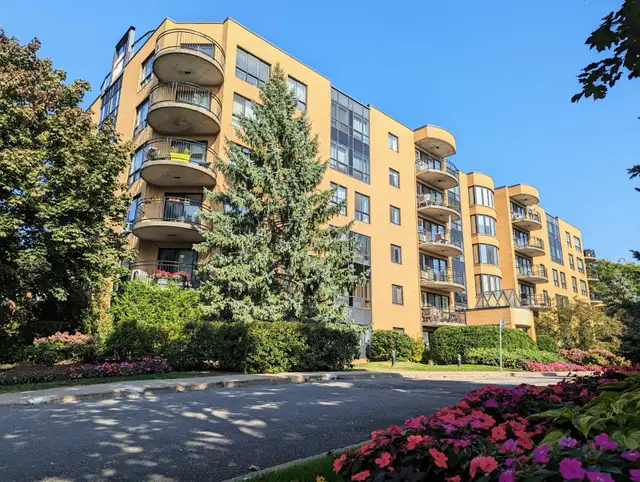 For Sale: 4.5-Room Condo on Île des Sœurs