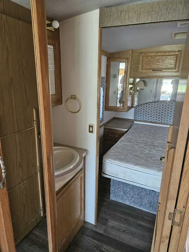 1998 Pace Arrow class A motorhome in RVs & Motorhomes in Nelson - Image 7