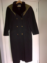 Manteau Noir en laine vierge pure /Black coat pure virgin wool