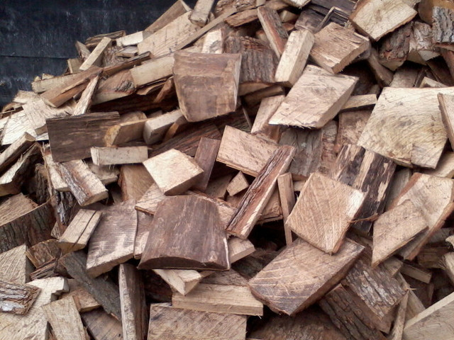 firewood; screened hardwood slabs in Fireplace & Firewood in Grand Bend - Image 3