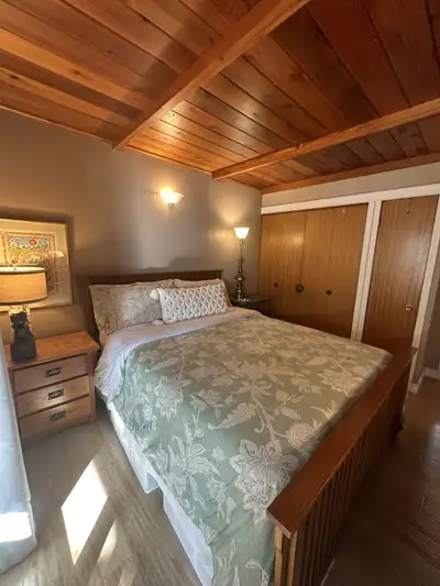 QUEEN BEDROOM SUITE! COMES WITH EVERYTHING!, View more