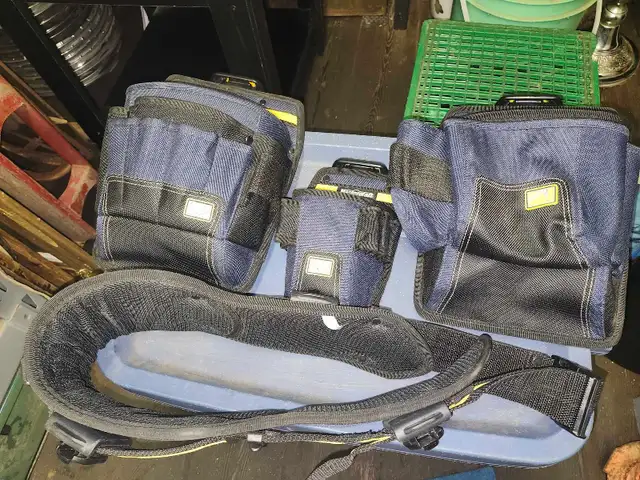 Mastercraft tool pouch in Other in Oshawa / Durham Region - Image 4