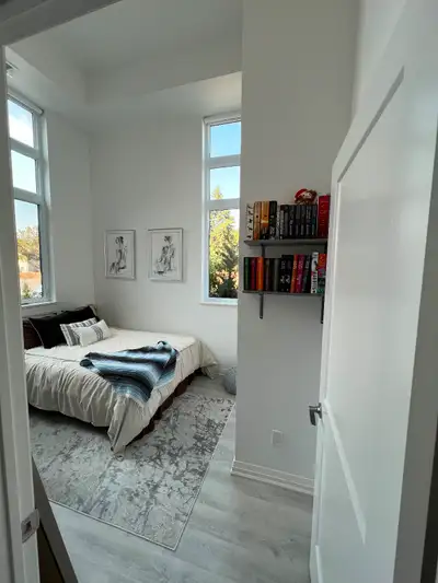 1 Bed + Private Den and Underground Parking for Rent – Available Aug 15 Newly built bright and moder...