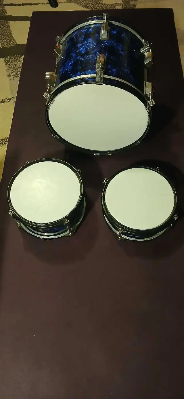 Junior 3-piece drum set plus 1 snare in Drums & Percussion in Oshawa / Durham Region - Image 8