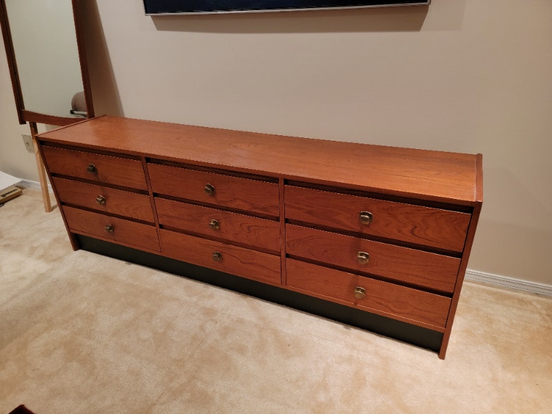 ⭐ Beautiful Vintage Mid Century Modern MCM Teak 9 Drawer Dresser