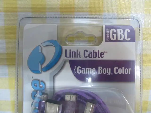 Classic GBC GameBoy Colour Link Cable Item CP-24-606G NEW Ci2000 in Older Generation in Mississauga / Peel Region - Image 7