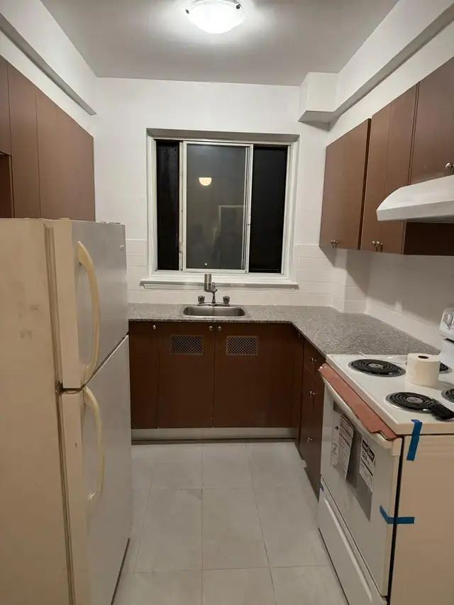 Brand new Kitchen,large 4½NDG(close Monkland Village)Feb/Mar